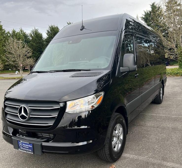 Luxury Sprinter Van Service in Seattle for Group Transportation